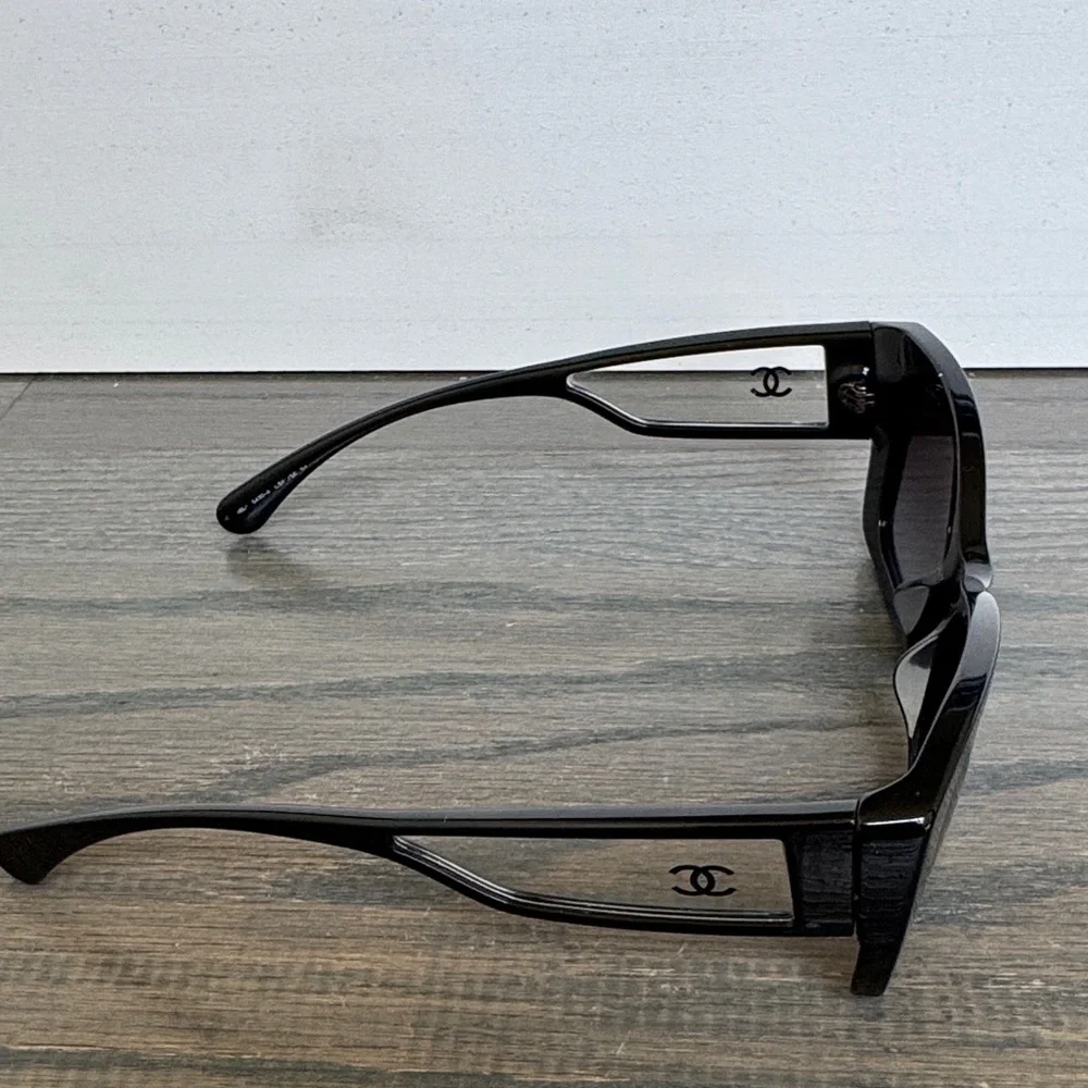 CHANEL Black Oversized Rectangular Sunglasses - Picture 4 of 5